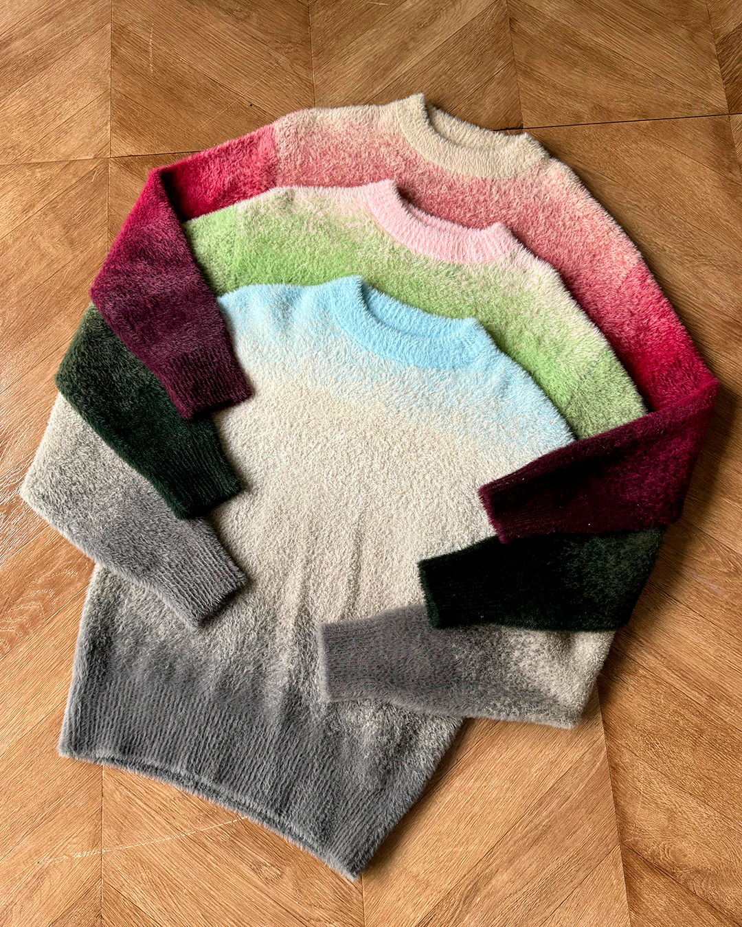 GRADIENT COZY SWEATER GREEN